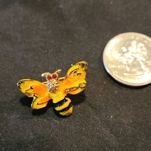 Small Gold Tone Bee Brooch